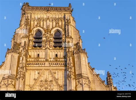  The Abbey Church of Saint-Riquier: Ett Monumentalt Utkast Till Himmelen och En Stilla Bön!