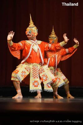 The Garuda Dance? An Exquisite Display of Mythical Majesty and Intricate Detail!